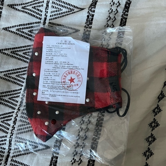 Lele Sadoughi red and white buffalo check with heat stamp pearls Face Mask - Picture 8 of 8